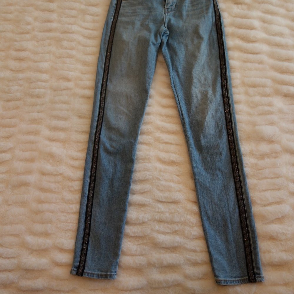 Levi's 721 High-Rise Skinny Sparkle Side Stripe Jean - Picture 7 of 10
